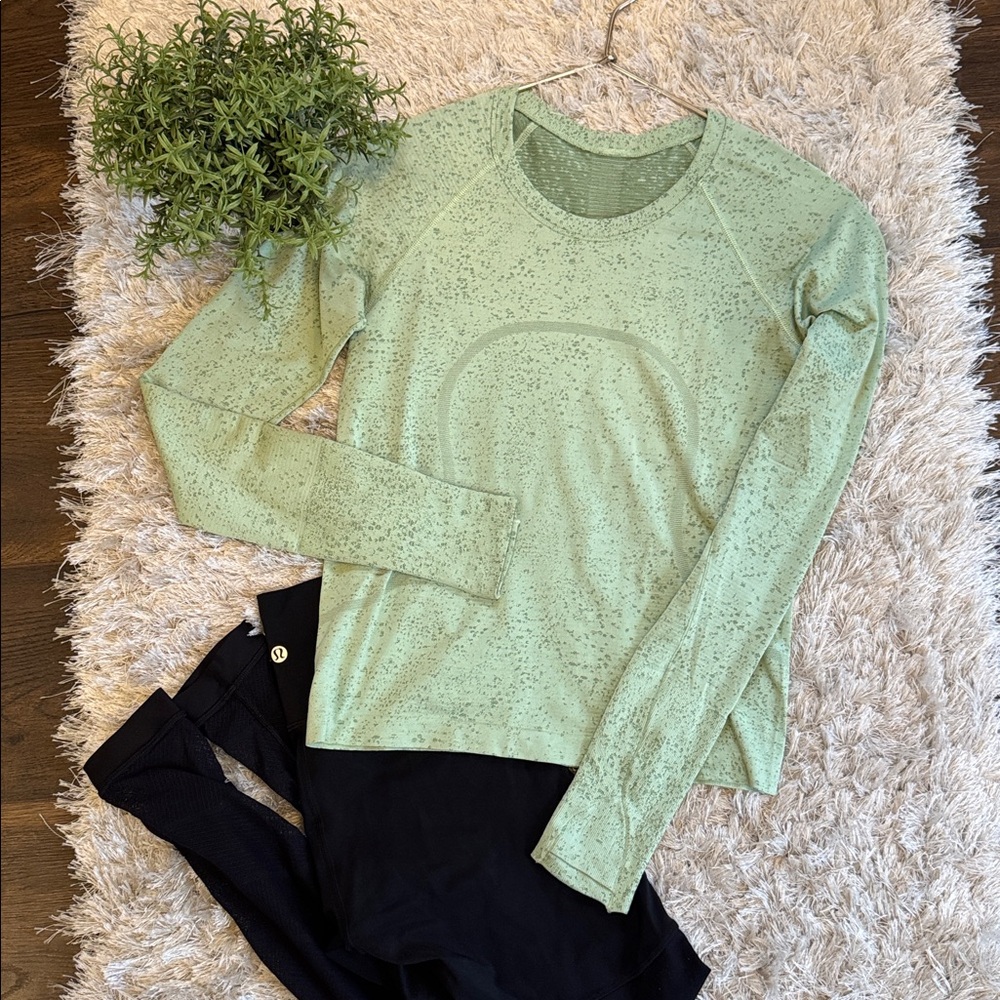 EUC Lululemon Swiftly Tech Long Sleeve Shirt 2.0 Race Length Size 6